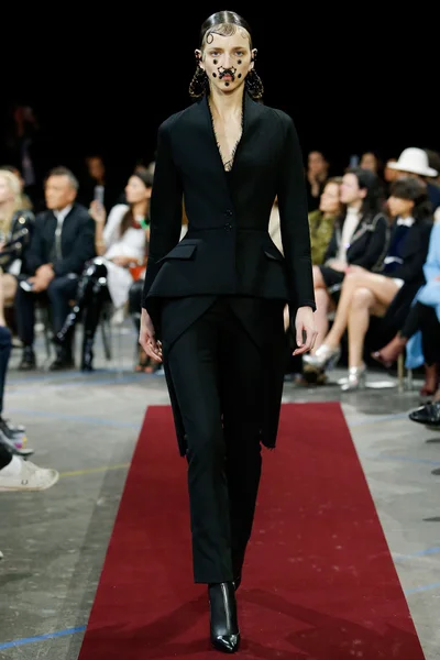 Look 21